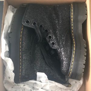 Women’s Dr. Martens size 7